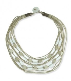 Beige koord ketting met vierkante kralen van hout en acryl