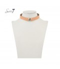 Zalmroze choker van imitatieleer met metalen detail