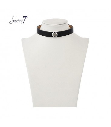Zwarte choker van imitatieleer met zilverkleurig detail