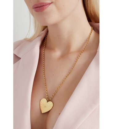 Goudkleurige halsketting met als hanger een hart