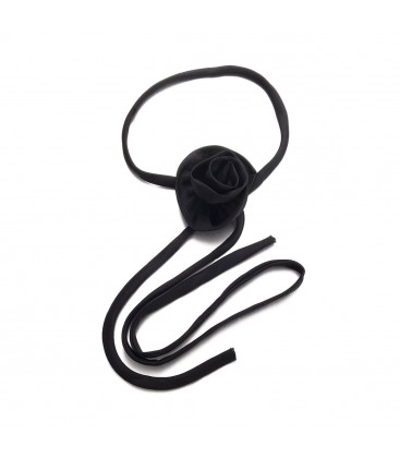 Halsketting met lange linten en zwarte bloem