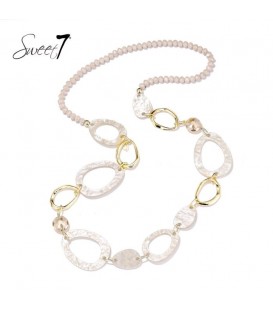 Halsketting beige met neutrale kralen en ovale vormen