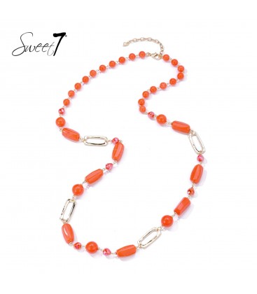 Halsketting met oranje kralen en goudkleurige schakels