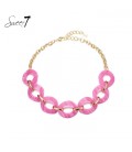Halsketting met roze schakels en goudkleurige ketting